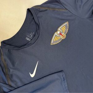 New Orleans Pelicans NBA Nike Men’s Activewear Long Sleeve T- Shirt Size XL Navy